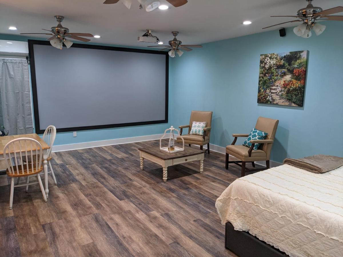 Cozy Studio With Movie Theater, Beach 5 Min Away Hotel Morehead City Exterior photo