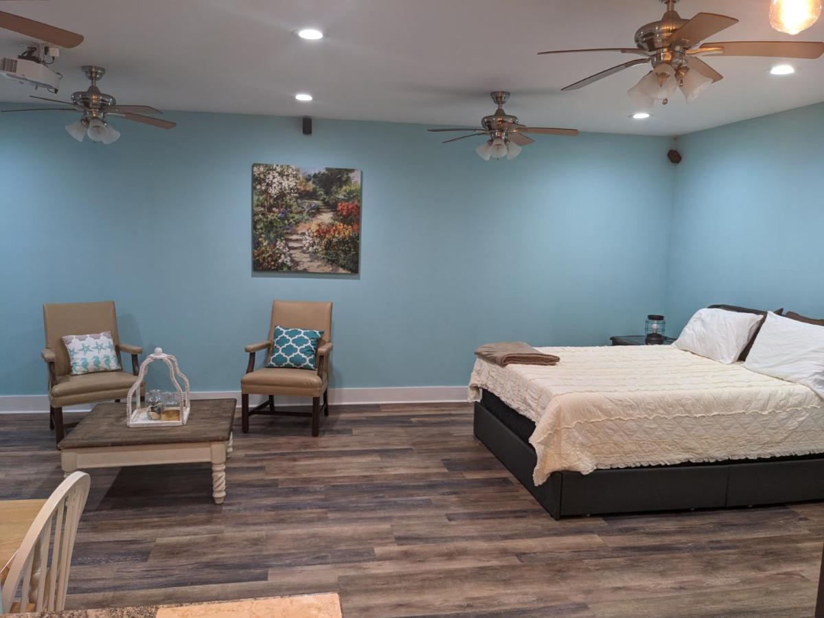 Cozy Studio With Movie Theater, Beach 5 Min Away Hotel Morehead City Exterior photo