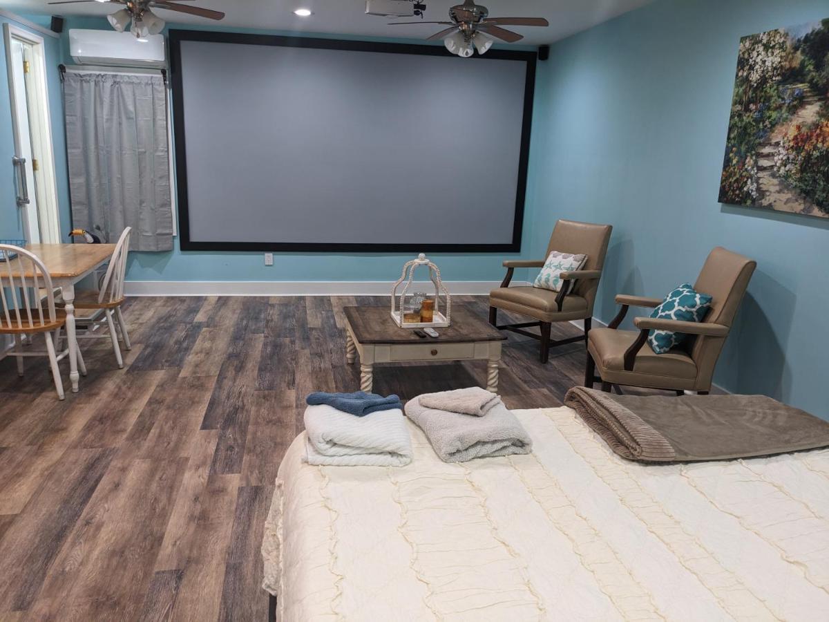 Cozy Studio With Movie Theater, Beach 5 Min Away Hotel Morehead City Exterior photo